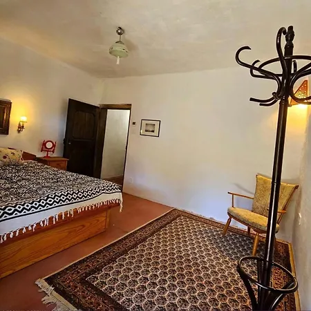 Vulcan Garden And Casa vacanze Kisapati
